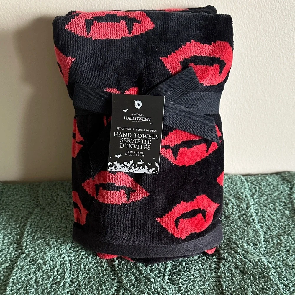 Envogue Hand Towels Halloween Dracula Black & Red Lips 👄 Set of 2 NEW!